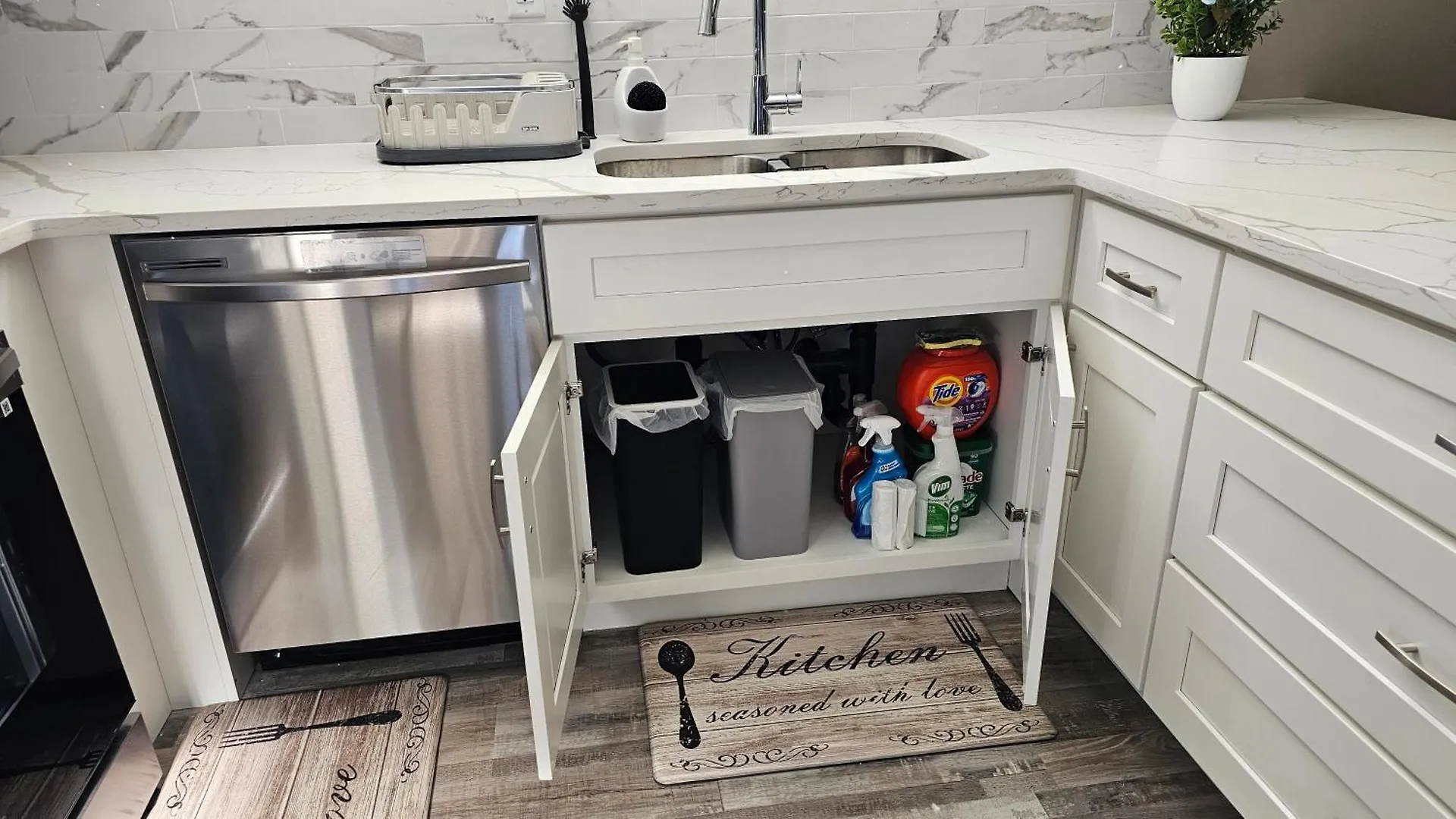 Apartamento Luxury Basement Suite With 2 Bedrooms, 2 Queen Beds, Free Wi-Fi, And Free Parking YYC