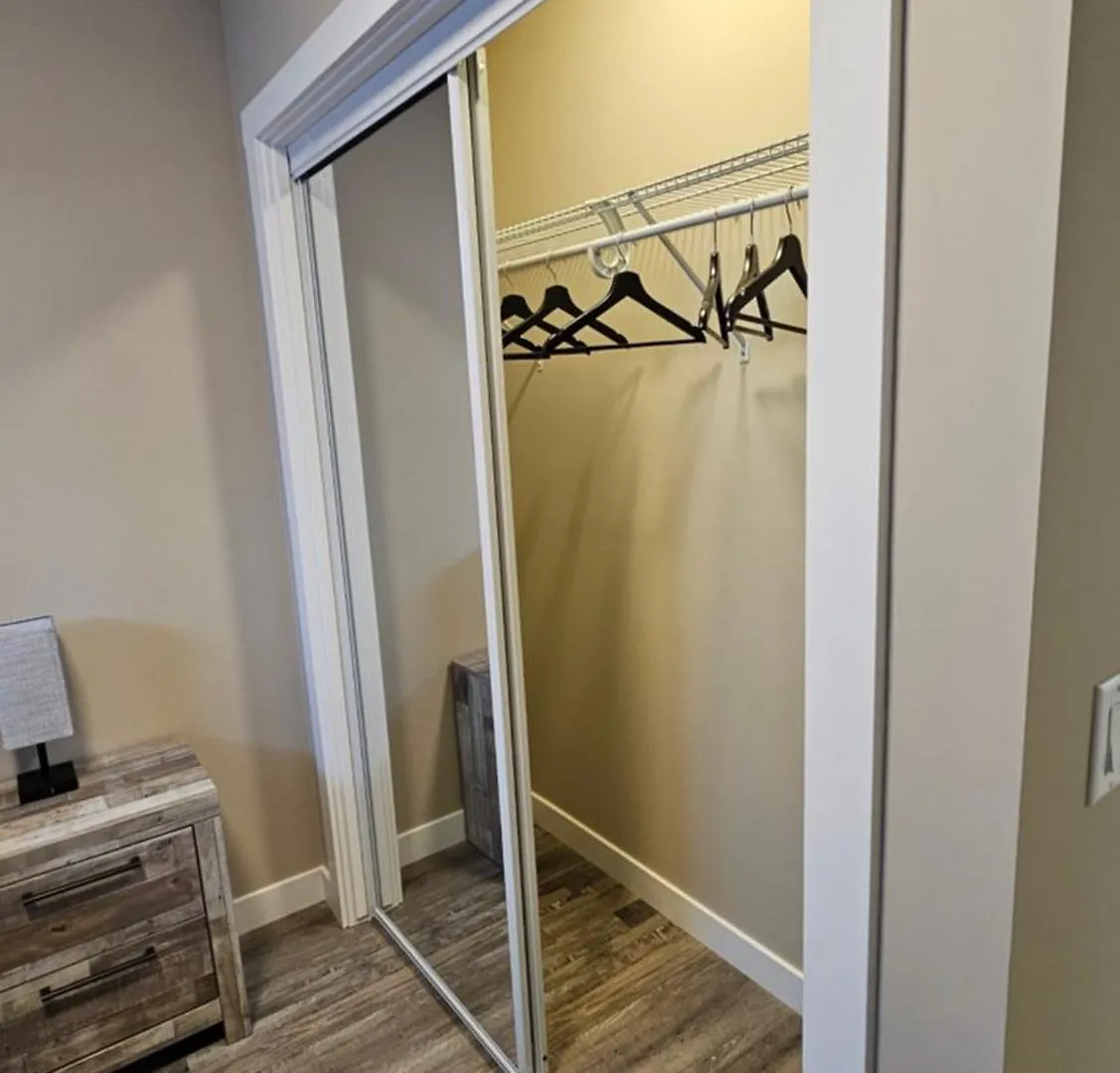 Apartment Luxury Basement Suite With 2 Bedrooms, 2 Queen Beds, Free Wi-Fi, And Free Parking Calgary Canada